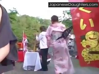 Jong japans japans lassie anaal geneukt hard voor de eerste tijd