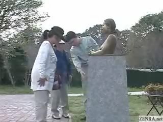 녹색 일본의 정원 statue 이 가슴 펠트 올라