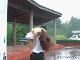 Горещ азиатки възрастен видео видео кукла путка прикован кучешки на открито